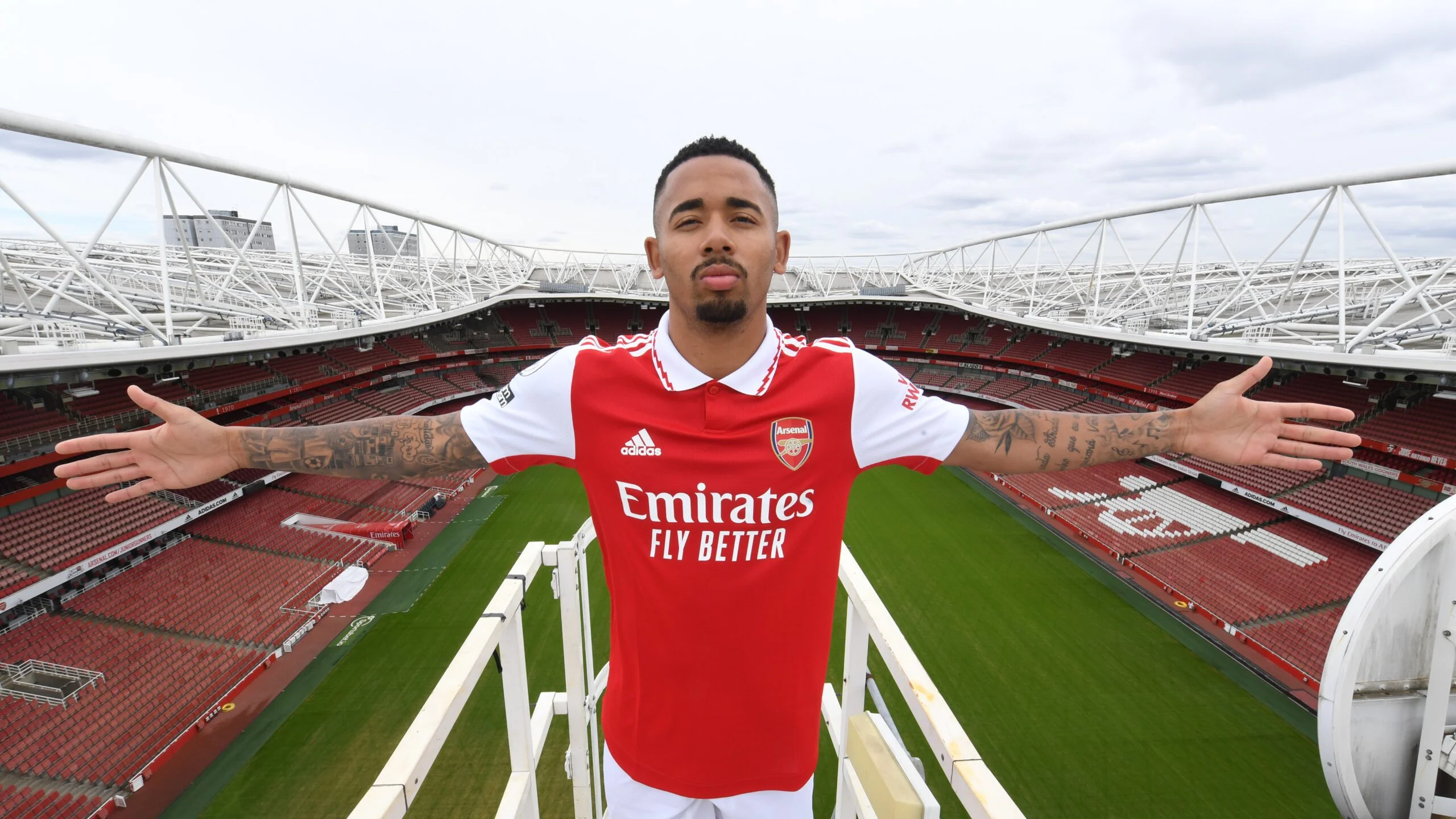 Arsenal oficializa contratação do atacante Gabriel Jesus