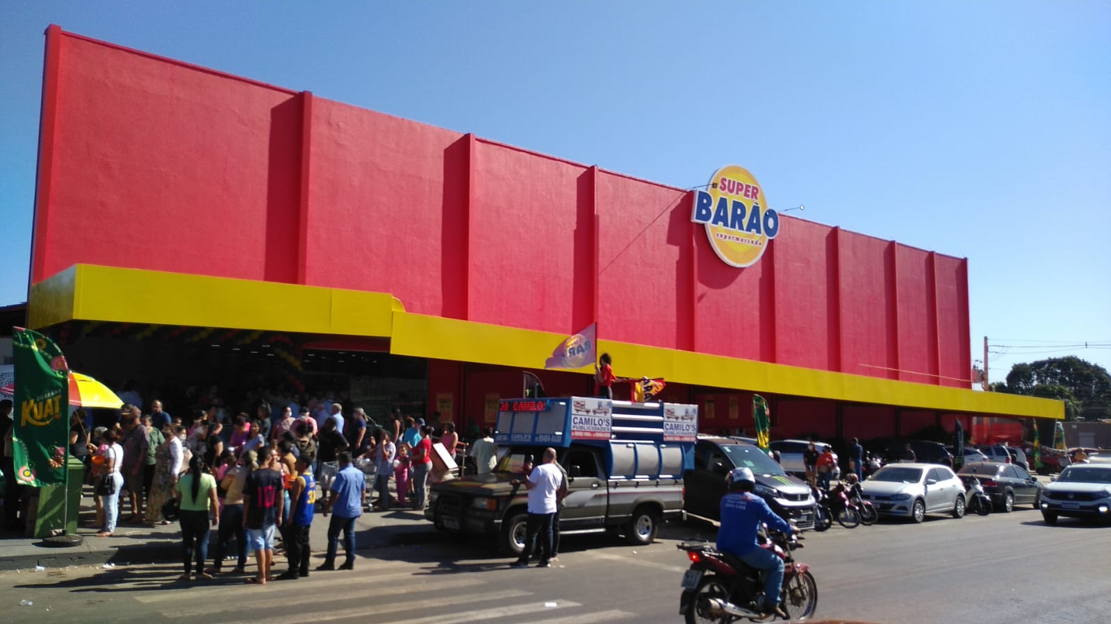 Super Barão inaugura unidade em Trindade