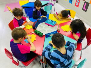 Alunos do Ensino Fundamental preparam atividades para a Semana do Folclore (Foto divulgação Simbios).