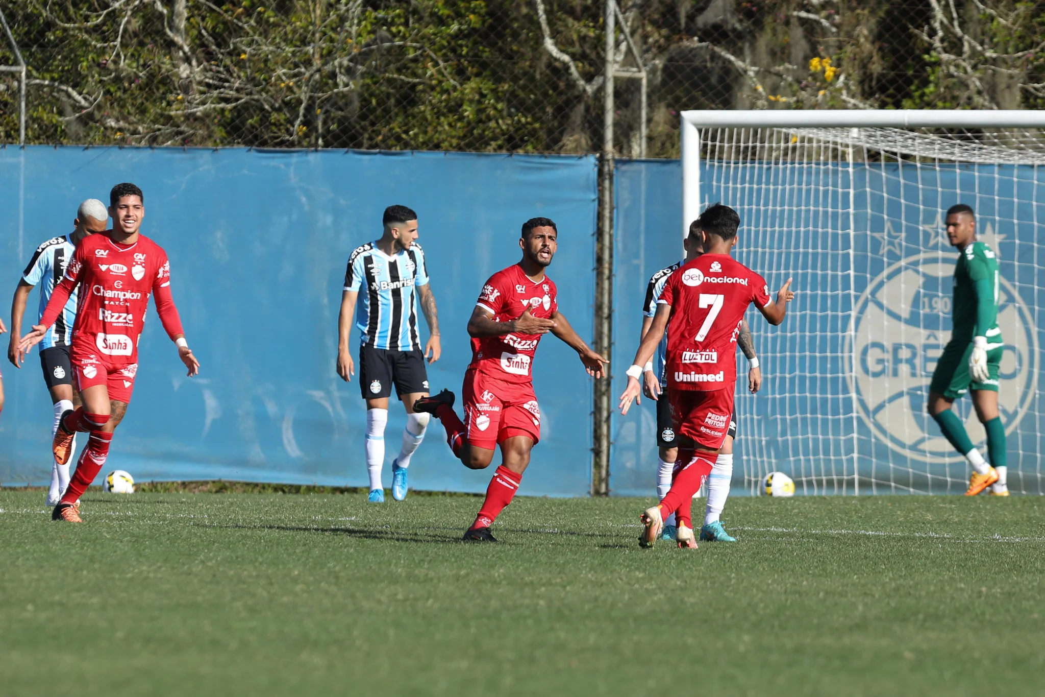 Vila Nova vence Grêmio de virada e se classifica para semifinais do Brasileiro de Aspirantes