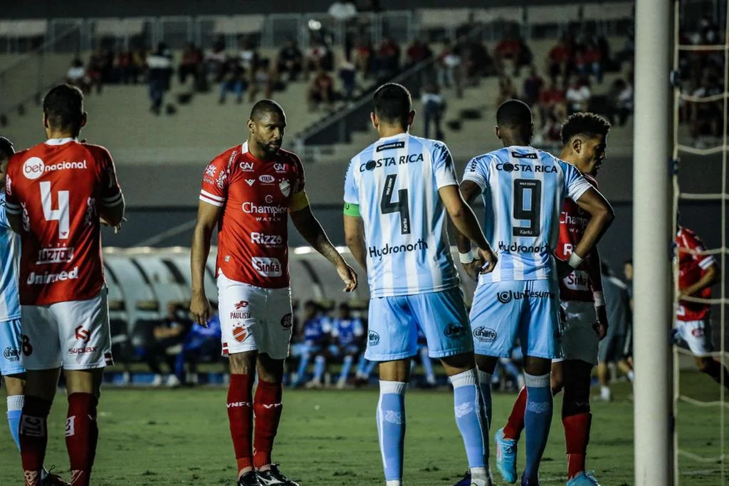 Vila Nova empata com Londrina e segue em situação complicada no Brasileiro Série B