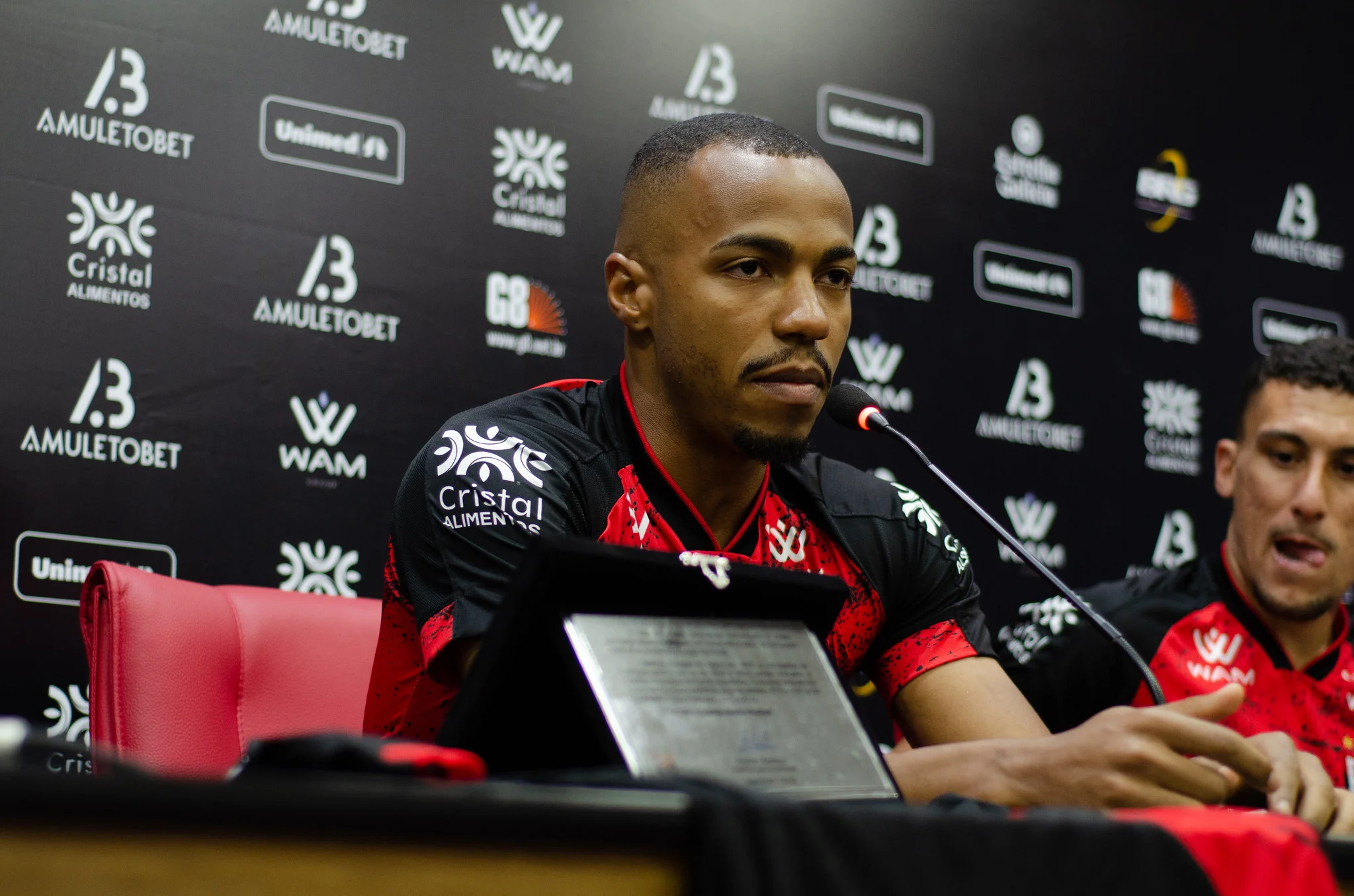 Marlon Freitas diz que permanência do Atlético-GO na elite do Brasileirão é o seu maior objetivo