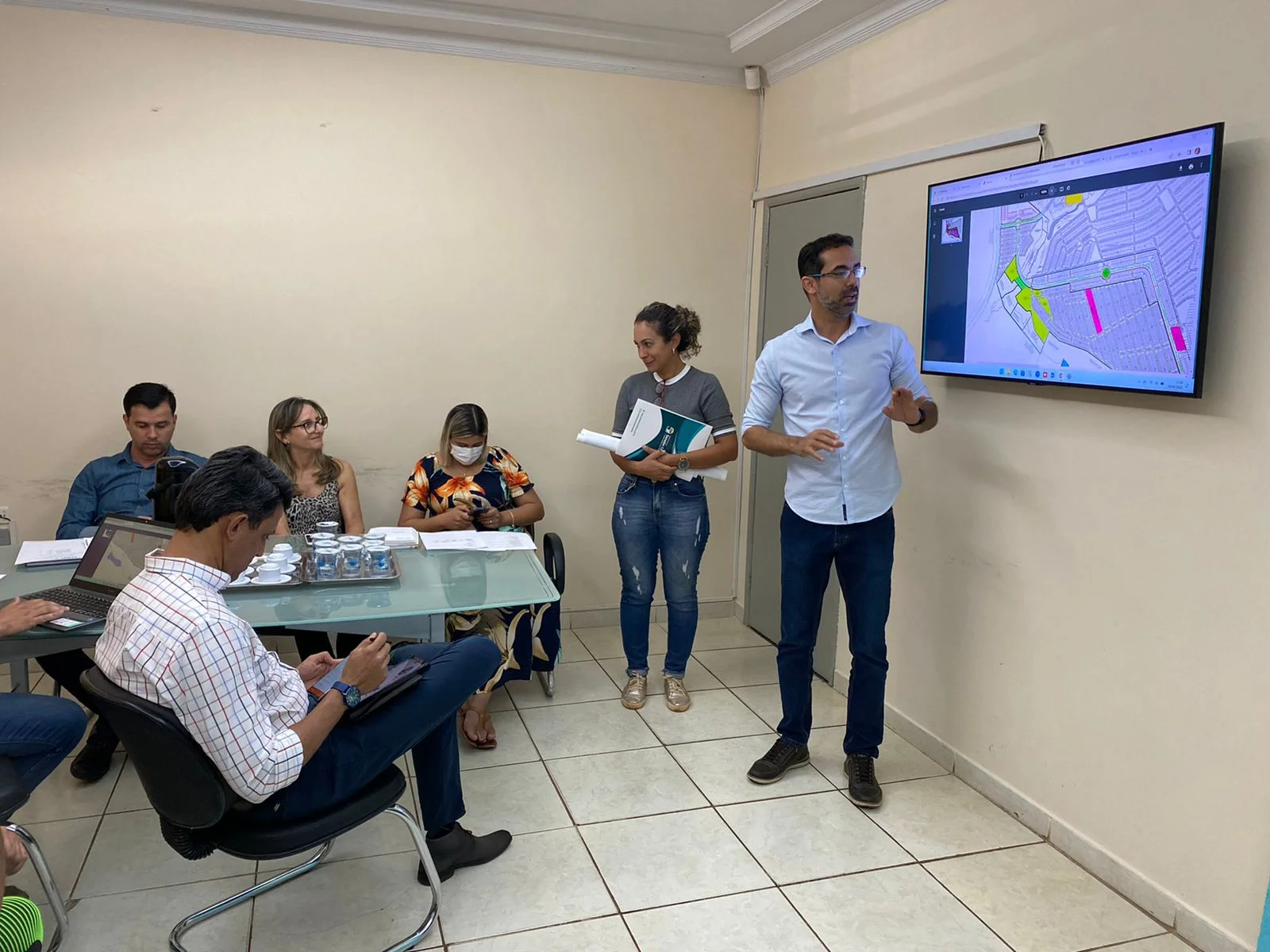 Prefeito de Senador Canedo apresenta projeto de infraestrutura para o loteamento Terra Bela