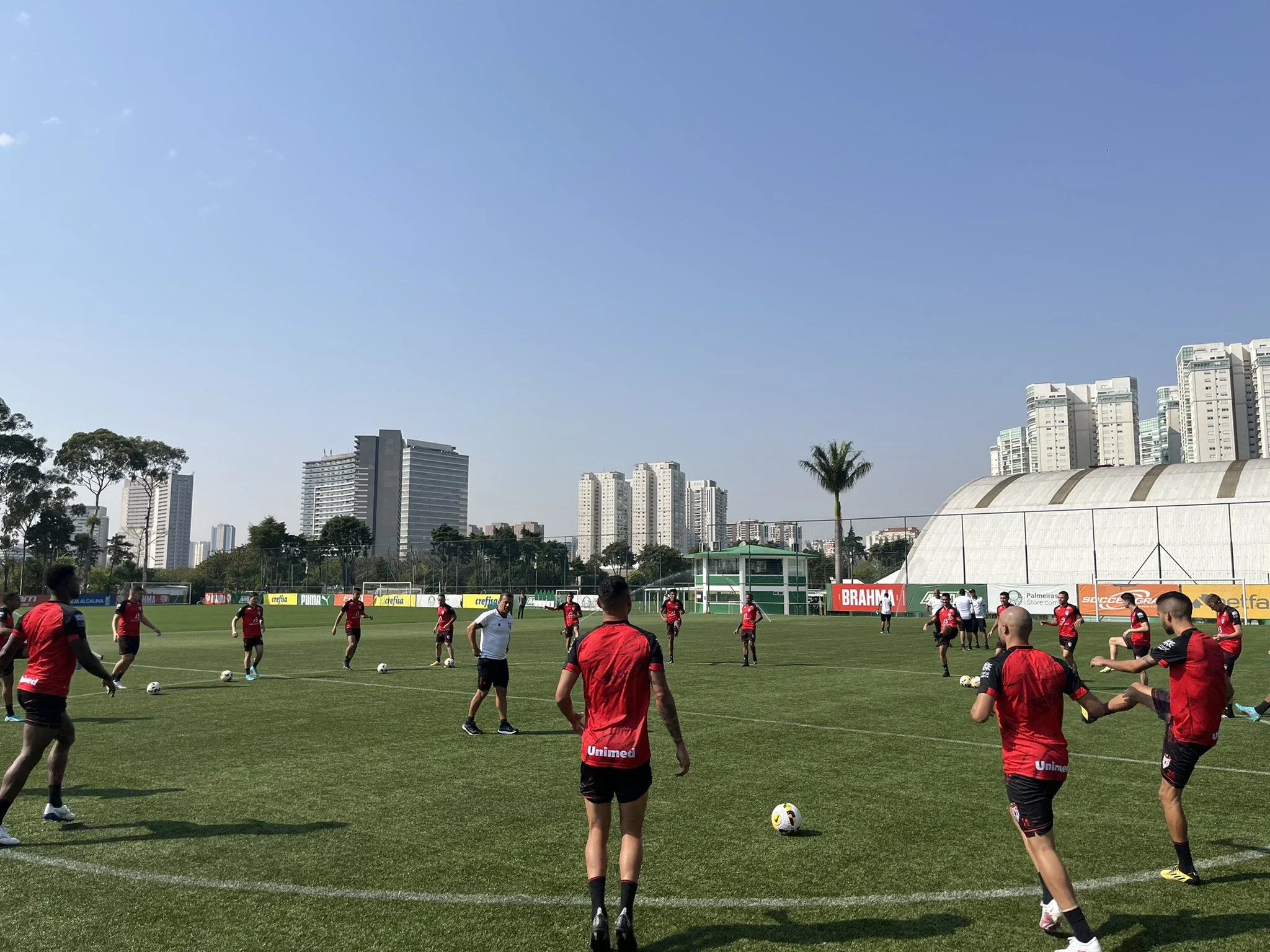 Atlético-GO inicia diante do Coritiba sua sequência de 13 decisões no Brasileiro