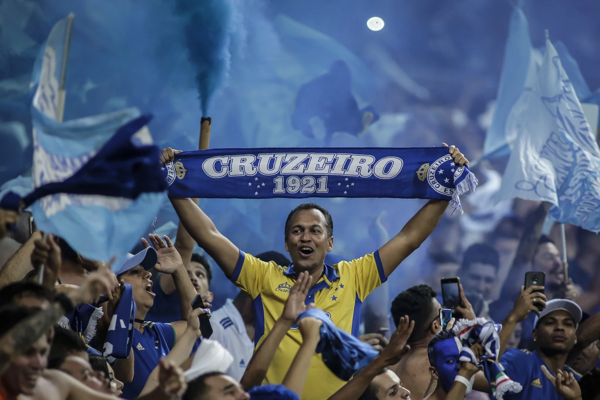 Cruzeiro goleia Vasco e conquista acesso para Série A do Campeonato Brasileiro