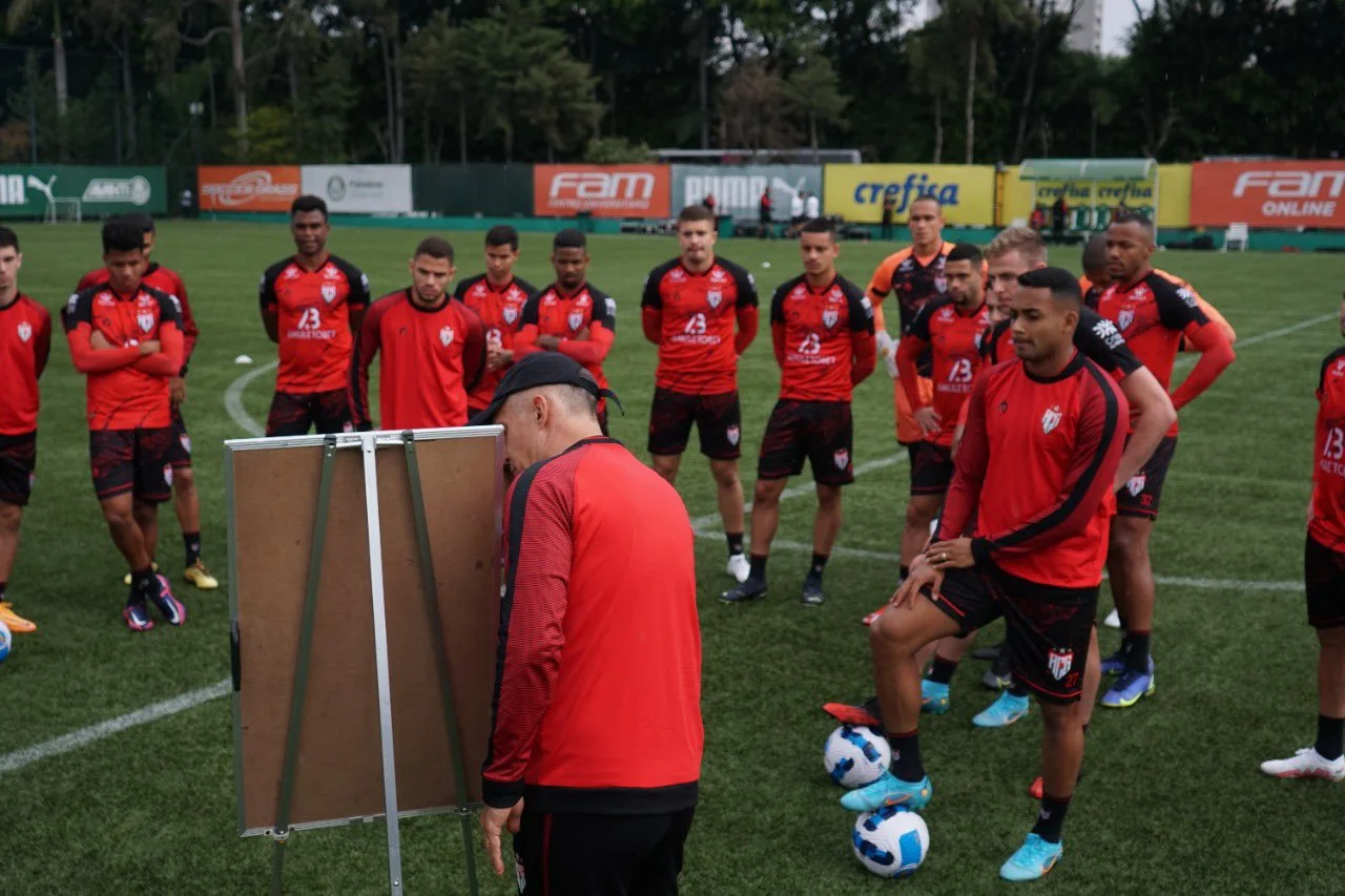 Com boa vantagem, Atlético-GO enfrenta São Paulo para fazer história na Sul-Americana