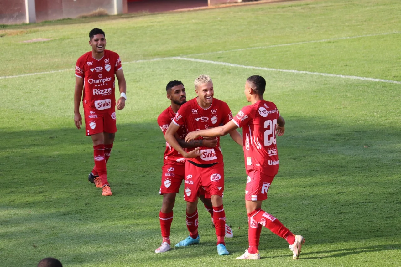 Vila Nova sai na frente do Red Bull Bragantino na semifinal do Brasileiro de Aspirantes