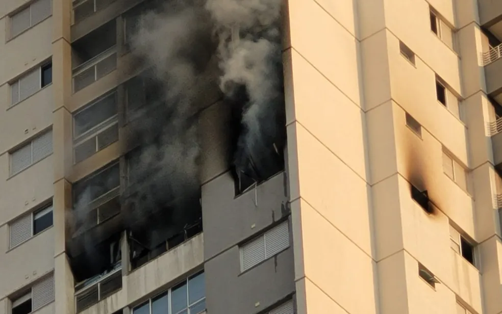 Corpo é encontrado em apartamento incendiado no Setor Leste Universitário