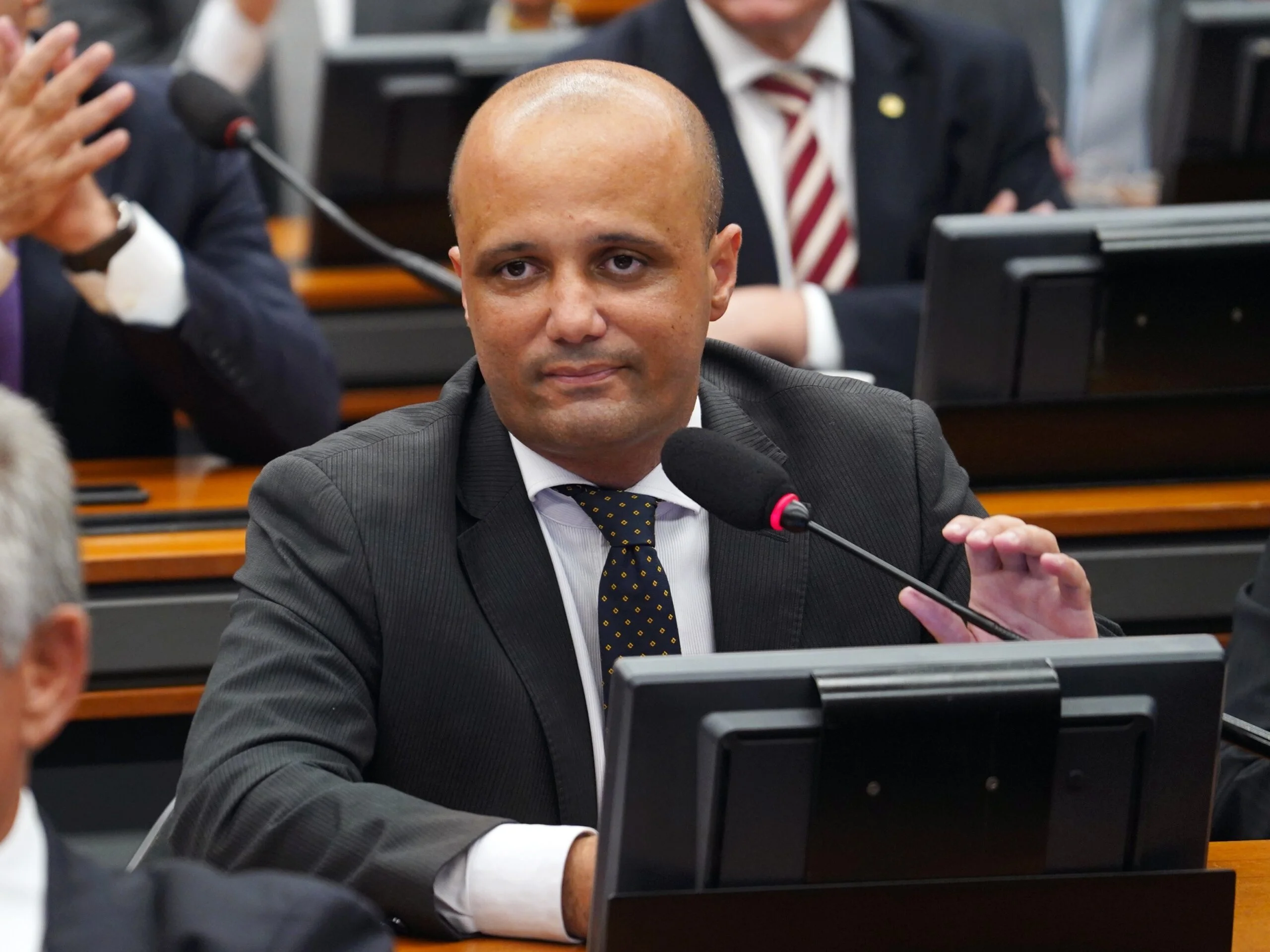 Major Vitor Hugo apresenta projeto para anistiar quem participou de protesto antidemocrático