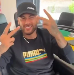 Com dancinha no TikTok, Neymar declara apoio a Bolsonaro