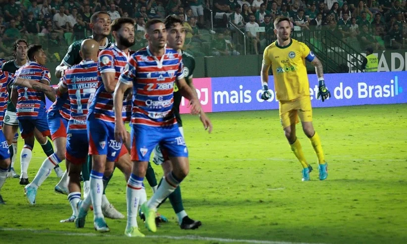 Goiás volta a ser derrota na Serrinha e perde posição no Campeonato Brasileiro