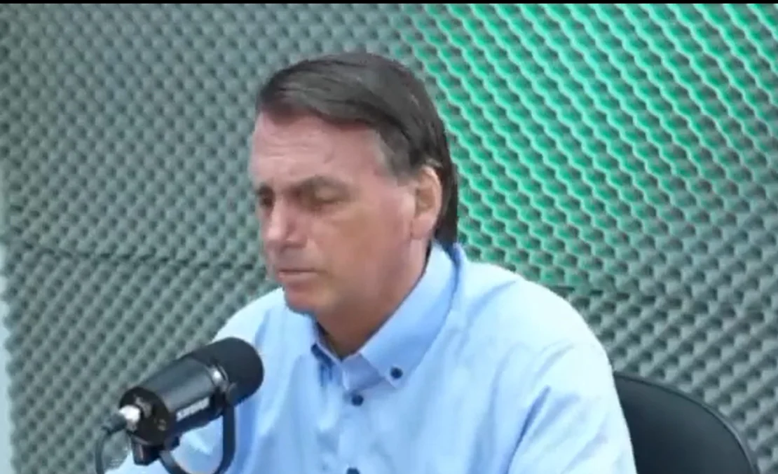 Depois de dizer que comeria carne humana, Bolsonaro diz que “pintou clima” com uma criança de 14 anos; vídeo