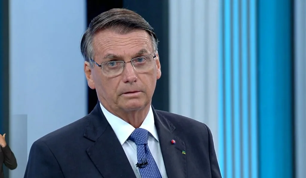 Ato falho? Bolsonaro pede a Deus novo mandato de deputado federal