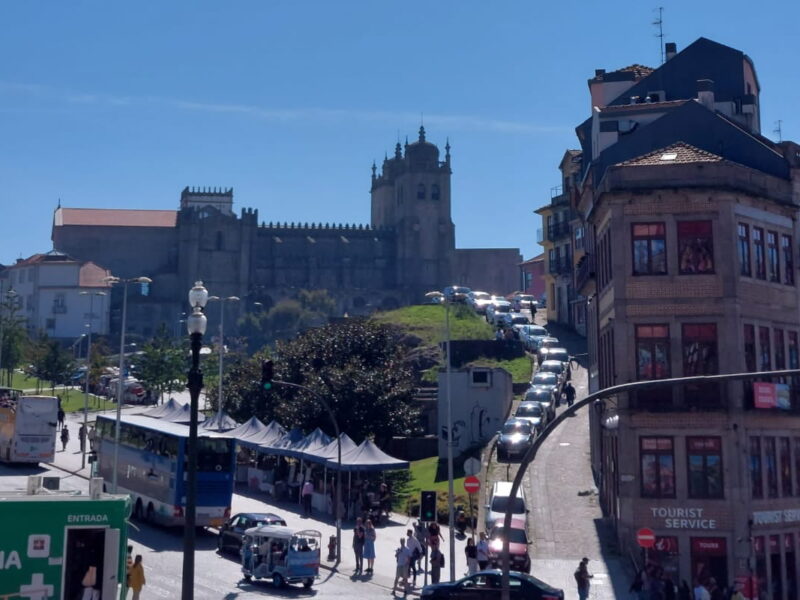 Porto é a segunda maior cidade de Portugal. Atualmente estima-se que vivam 215 mil pessoas no local e, destas, cerca de 20 mil são de brasileiros legalizados. (Foto: Carlos Nathan Sampaio)