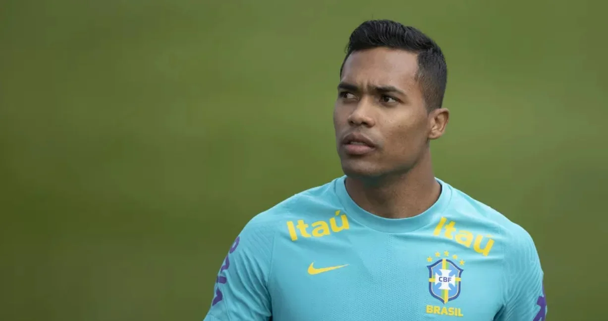 Alex Sandro se junta a Neymar e Danilo em lista de baixas do Brasil contra Camarões