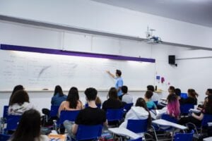 Bolsas de estudos do Colégio Simbios oferecem até 70% de desconto na mensalidade (Foto divulgação).