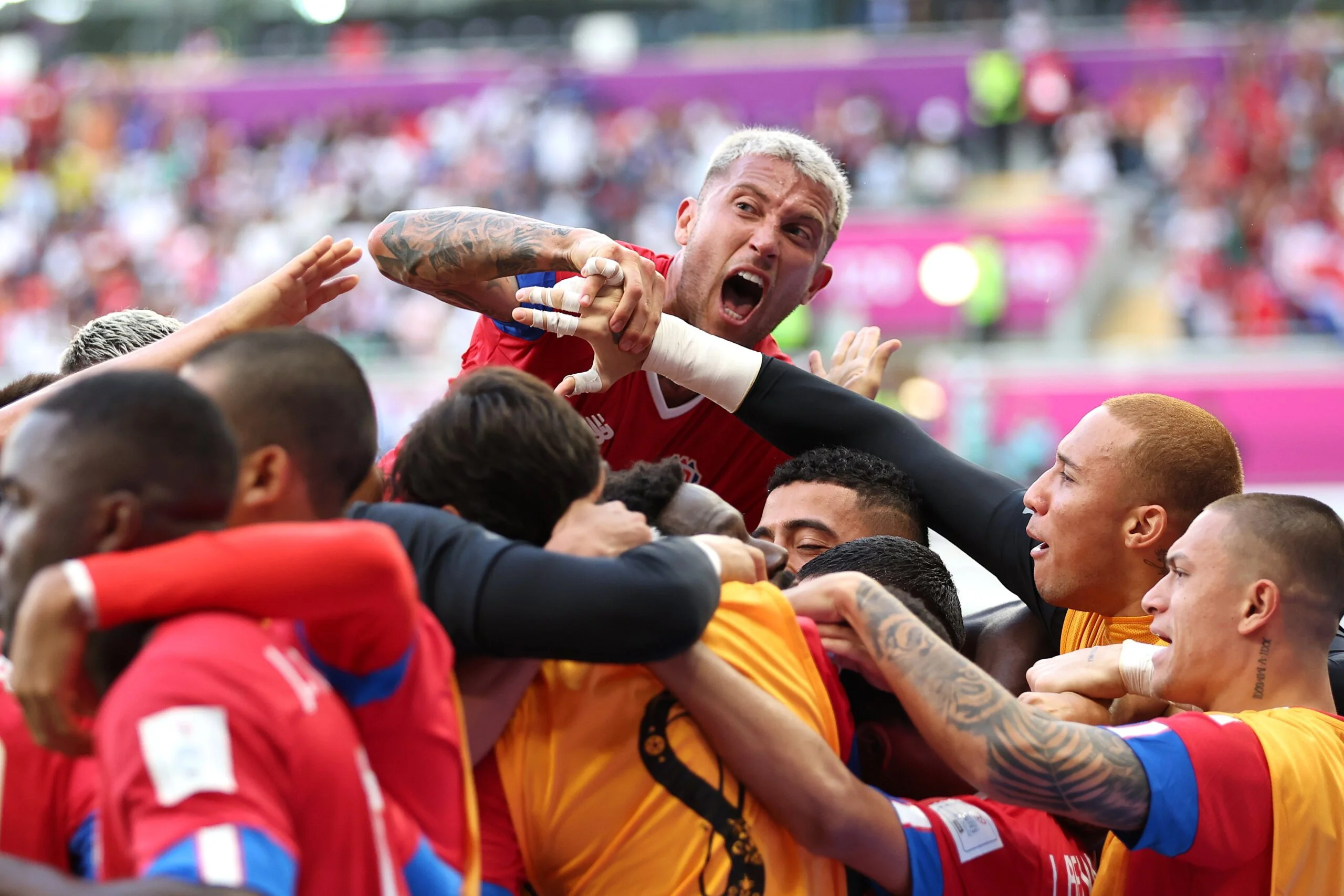 Costa Rica se recupera, vence Japão e segue viva na Copa do Mundo