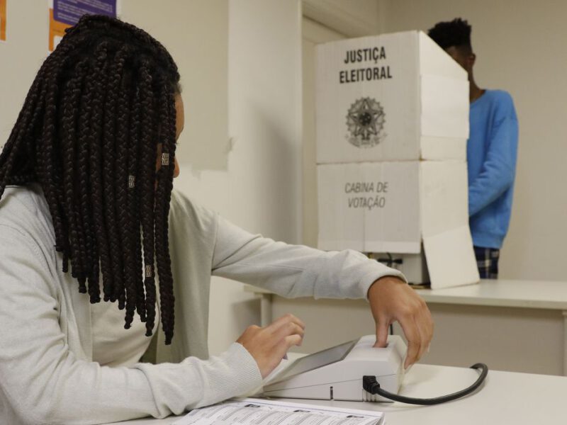 mesários eleições 2022. Foto: Fernando Frazão/Agência Brasil