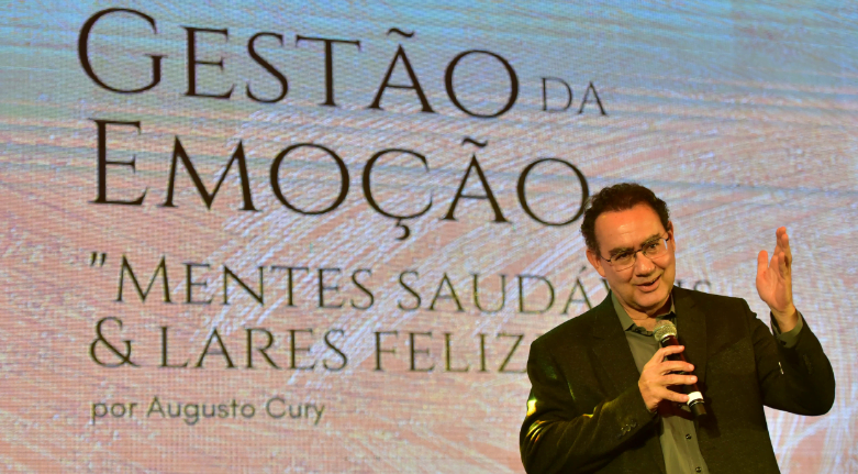 O psiquiatra e escritor mais lido da atualidade, Augusto Cury (Foto divulgação).