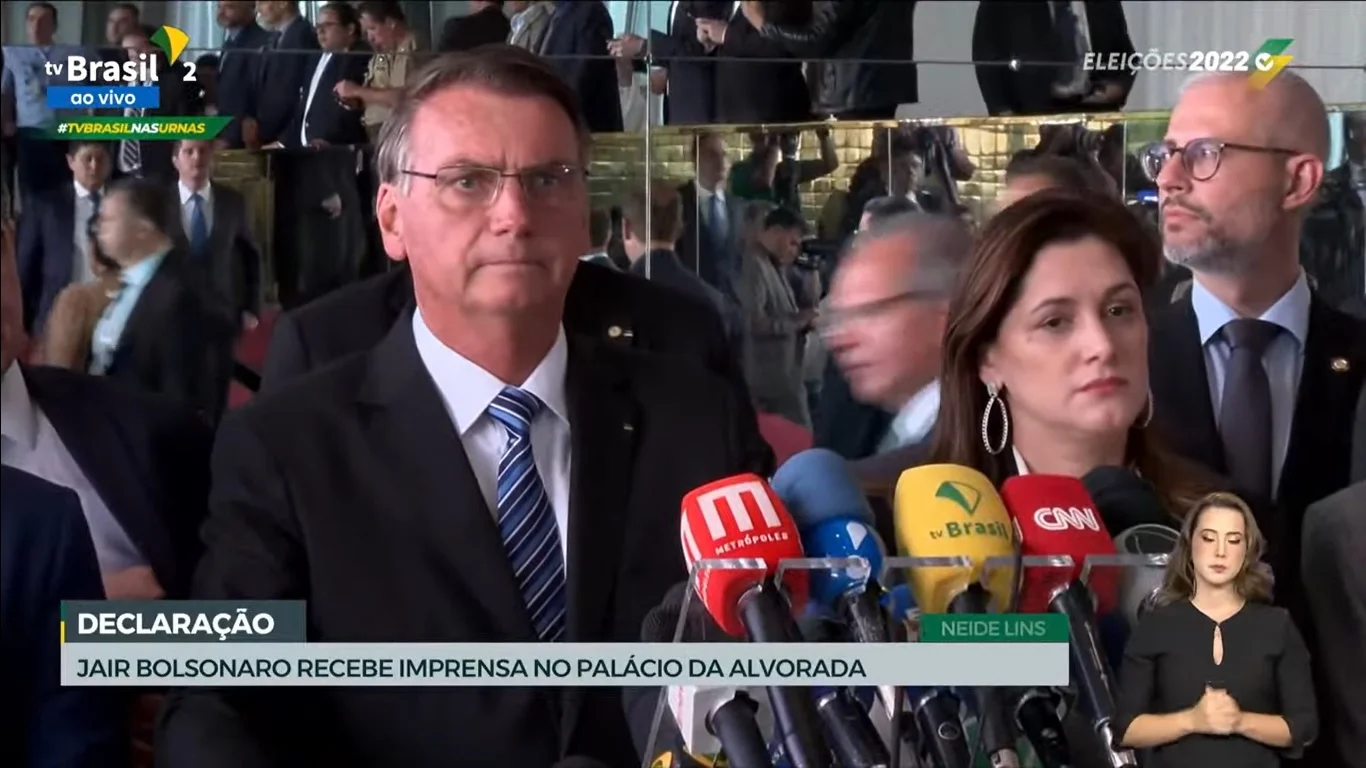 Pressionado, Bolsonaro estimula manifestações: “são bem vindas”