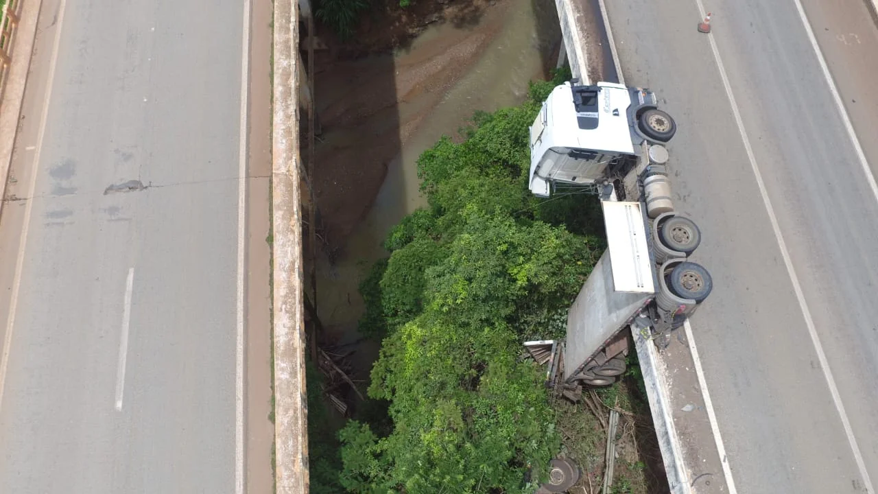 Trânsito na BR-060, próximo a Santo Antônio do Descoberto será fechado nesta quarta-feira (30)