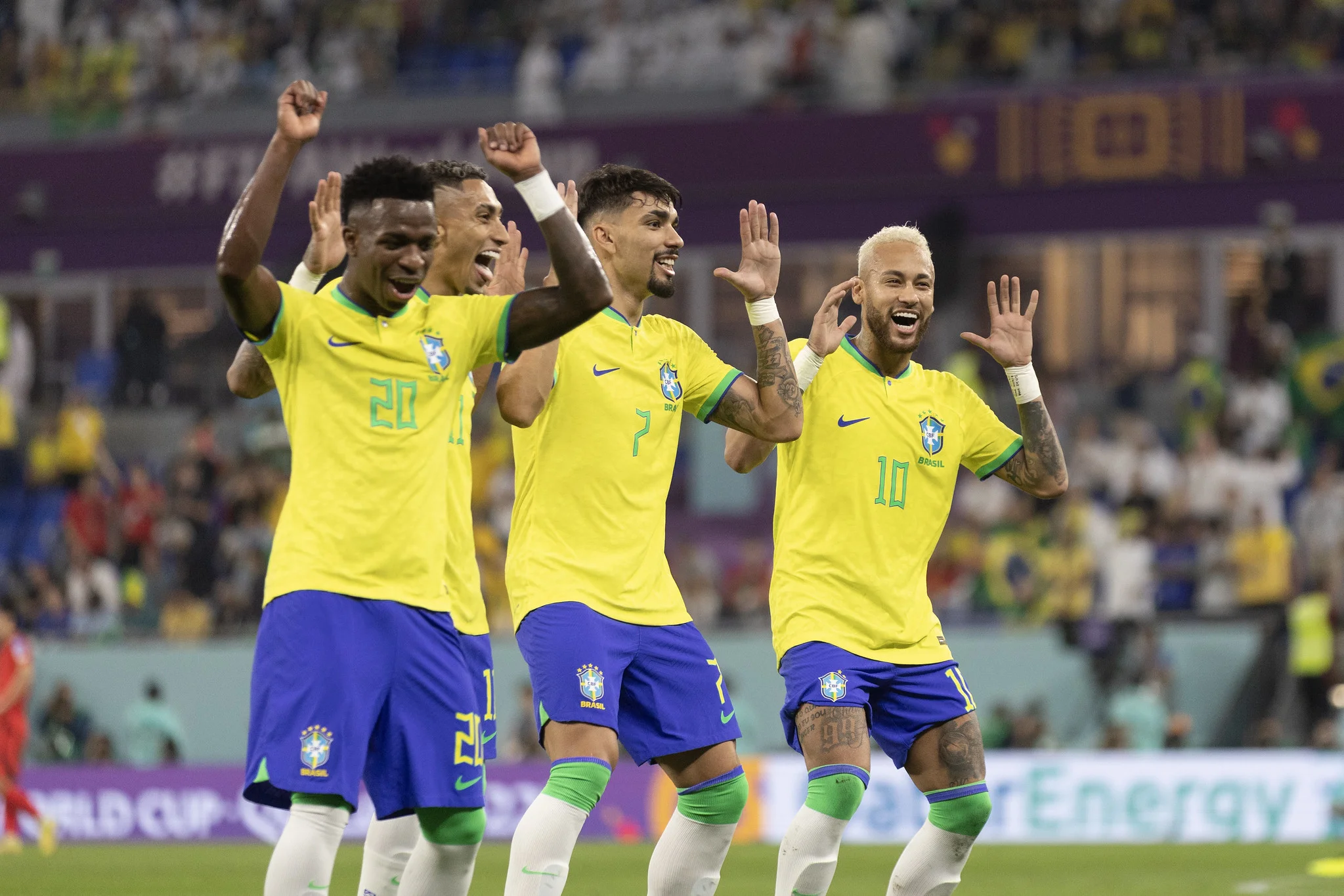 Com 1º tempo dos sonhos, Brasil goleia Coreia e enfrenta Croácia nas quartas da Copa do Mundo