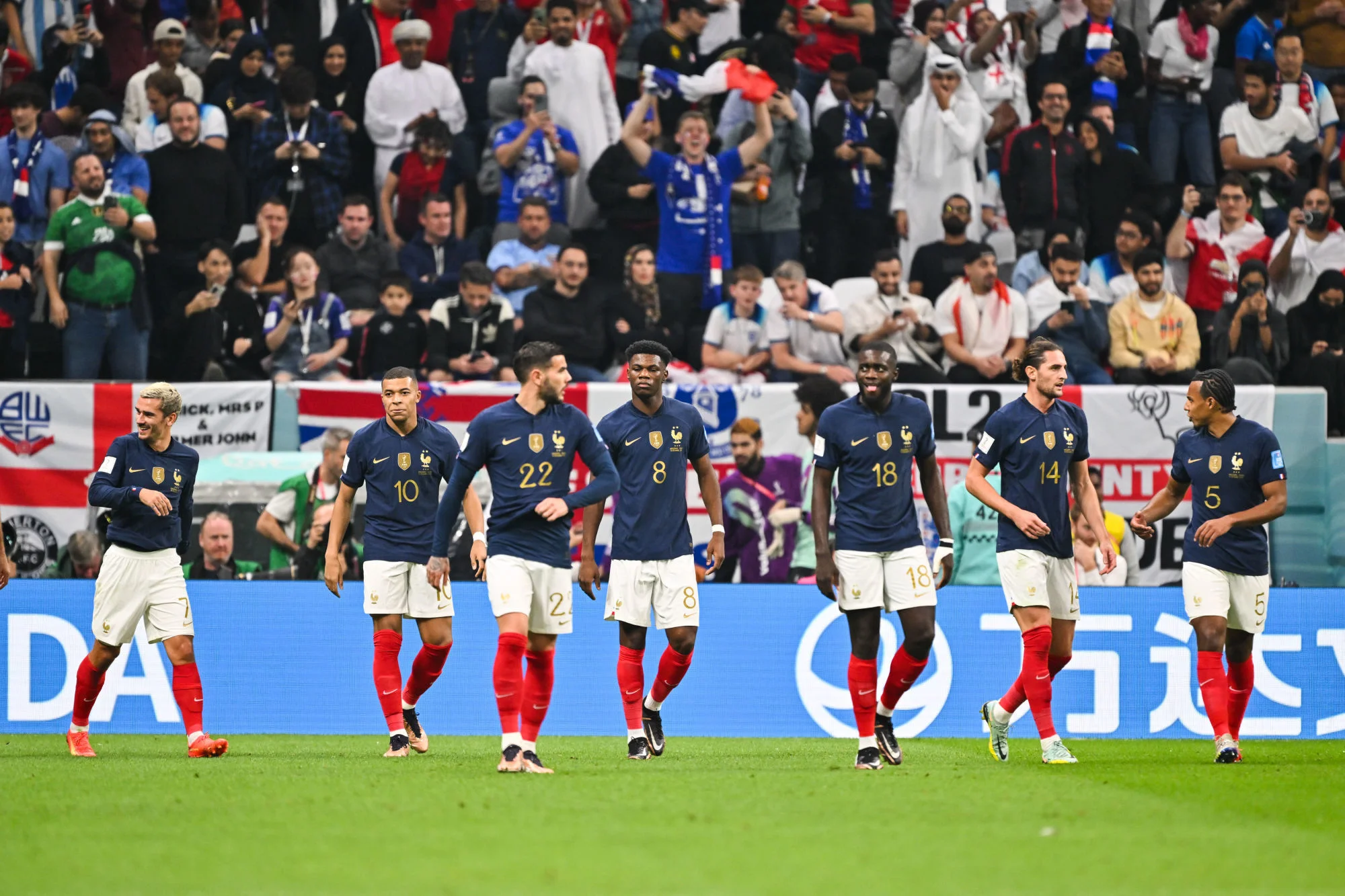 França supera a Inglaterra em jogo com dois pênaltis contra e avança à semifinal