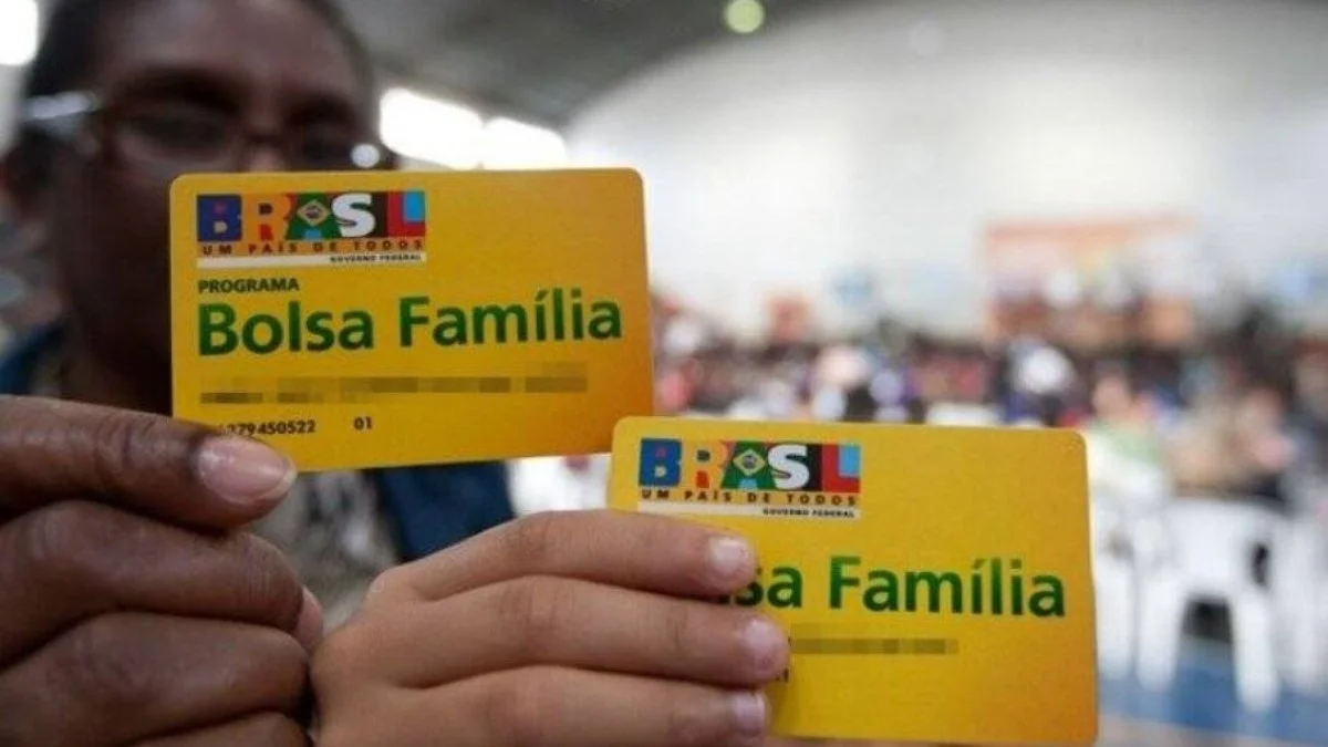 Auxílio Brasil voltará a se chamar Bolsa Família, fica fora do teto de gastos e mantém os R$ 600