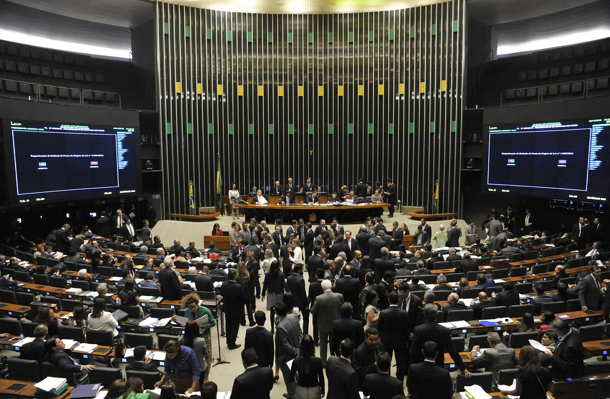 Já promulgada, saiba como cada deputado goiano votou na PEC da Transição