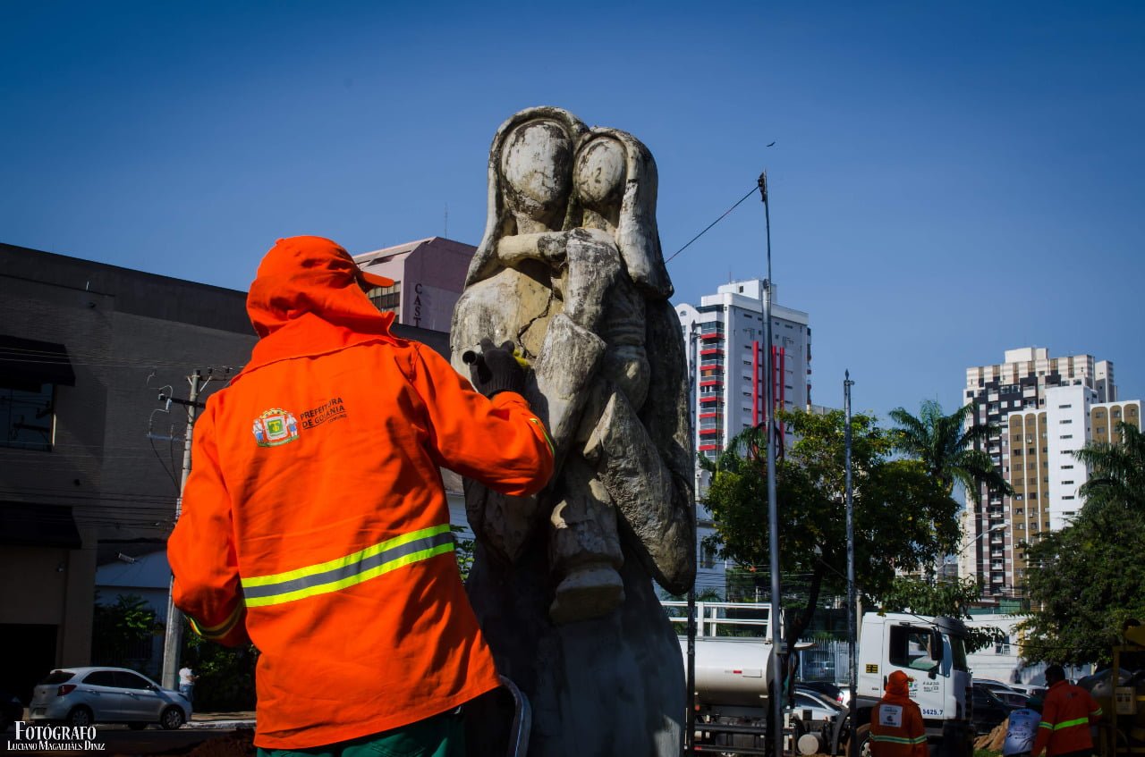 Limpeza de monumentos Comurg. Foto: Luciano Magalhães e Fernando Leite