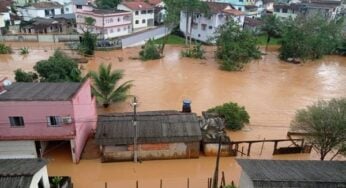 Chuva provoca estragos e deixa mais de 2 mil pessoas fora de casa e um morto, no ES