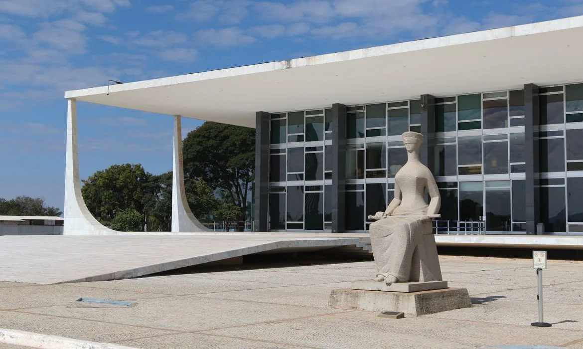 Câmara dos Deputados aprova aumento de salário para ministros do STF