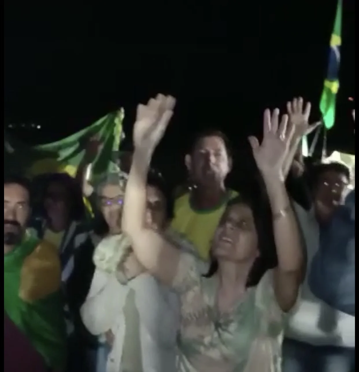 Bolsonaristas pedem por “intervenção divina”, em Anápolis