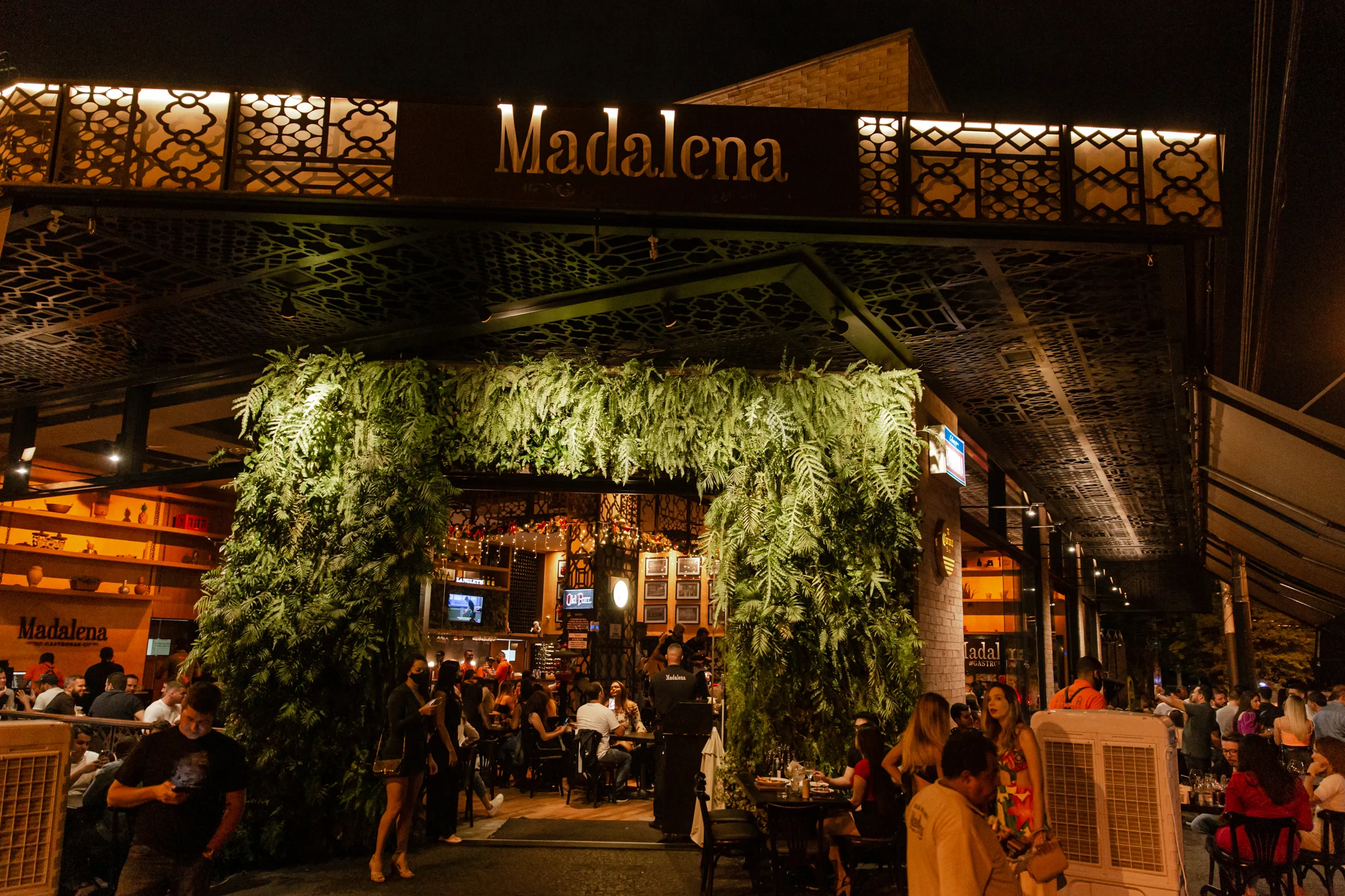 Madalena Gastrobar terá bloquinho de carnaval com open bar e open food