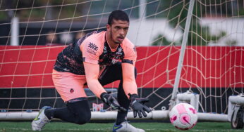 Após saída em definitivo do Botafogo, goleiro espera ser titular no Atlético-GO