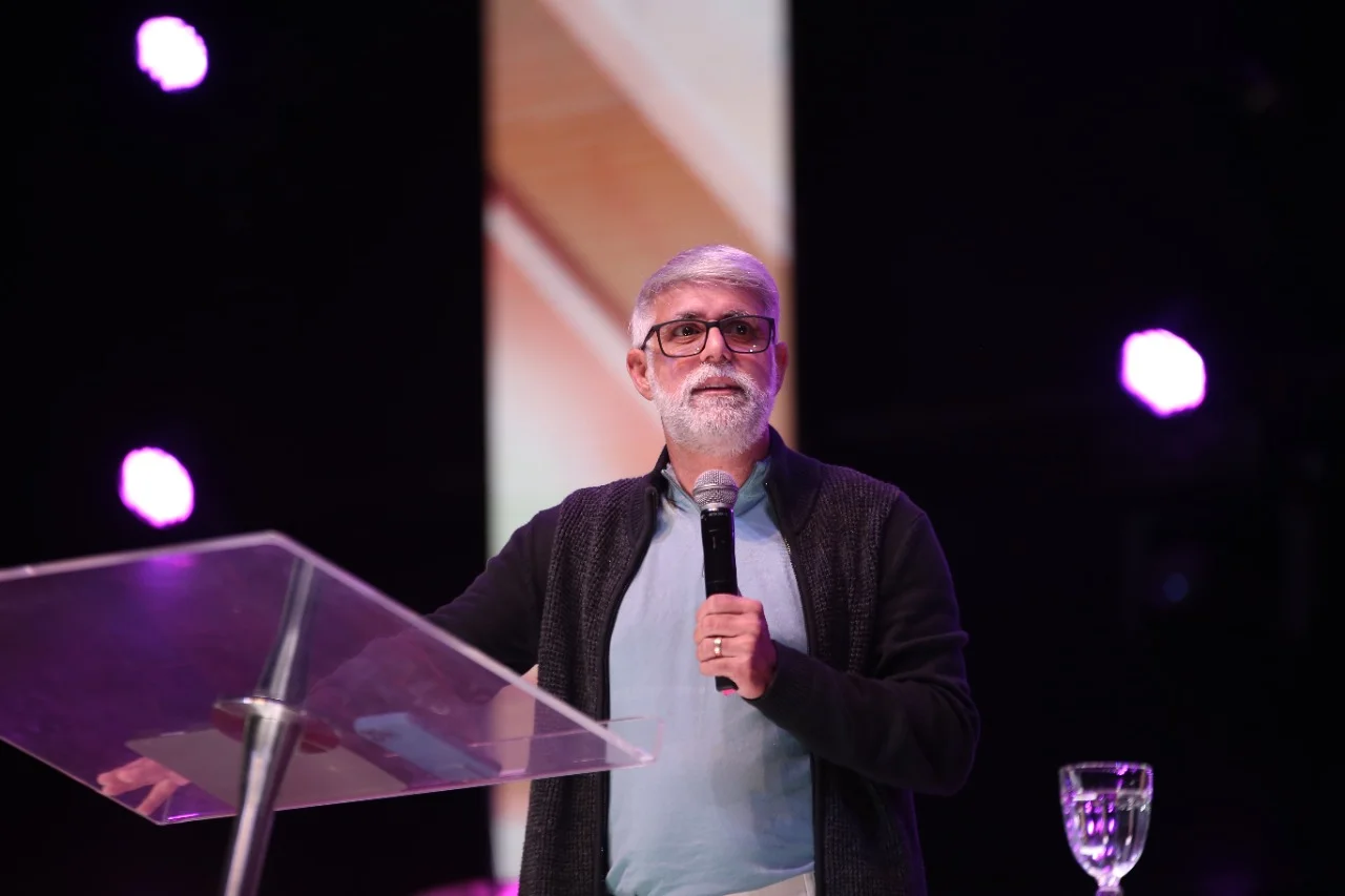 Pastor Cláudio Duarte ministra Conferência de Família em Goianésia (Foto Luis Felipe).