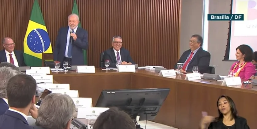 Caiado participa de reunião entre Lula e governadores; acompanhe