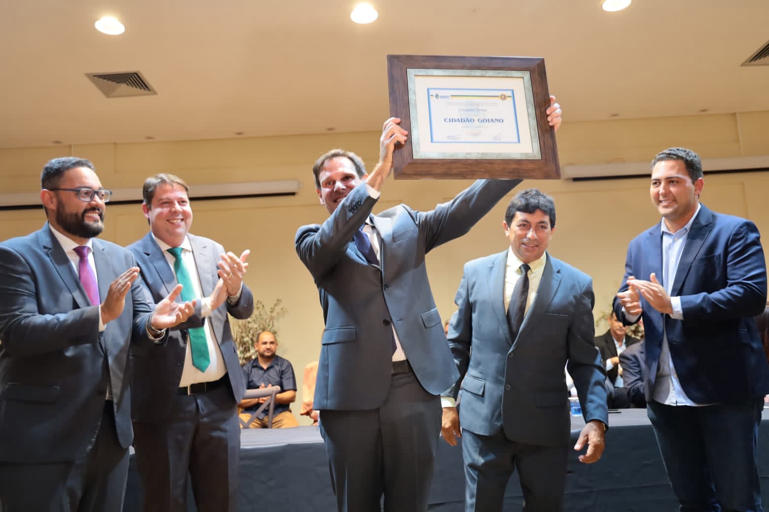 Lissauer recebe título de cidadão goiano. Foto: reprodução