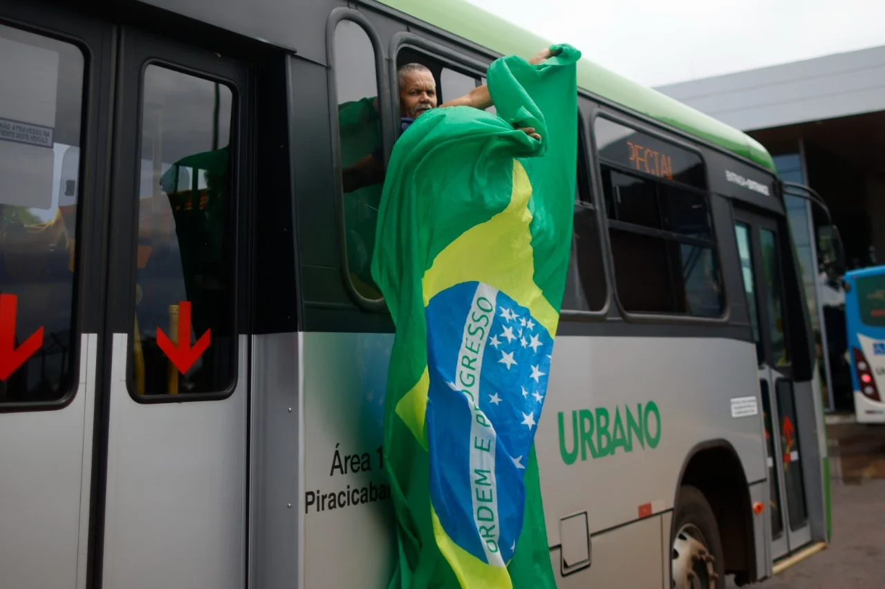 Com prisão de bolsonaristas, Papuda e Colmeia dobram capacidade de detentos