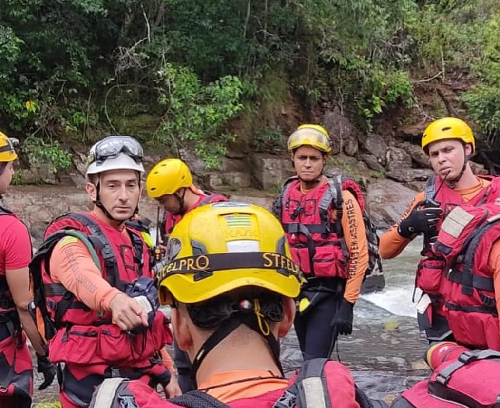 Bombeiros retomam buscas por turista americano na Chapada dos Veadeiros