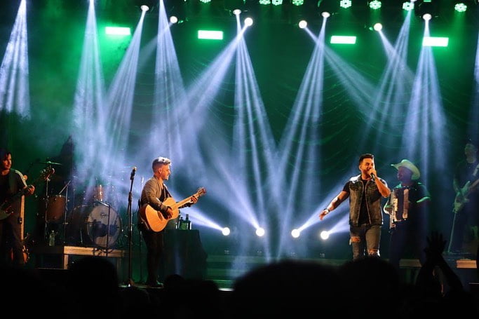 Henrique & Hernane e Carlos & Jader apresentam projeto ‘Grandes Tributos’, em Goiânia