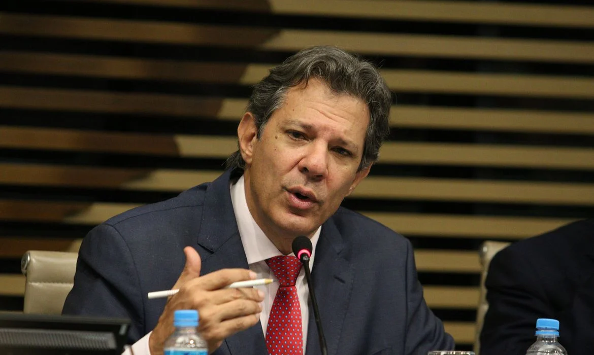 Haddad anuncia acordo de R$ 26,9 bilhões com governadores para recompensar perdas de ICMS