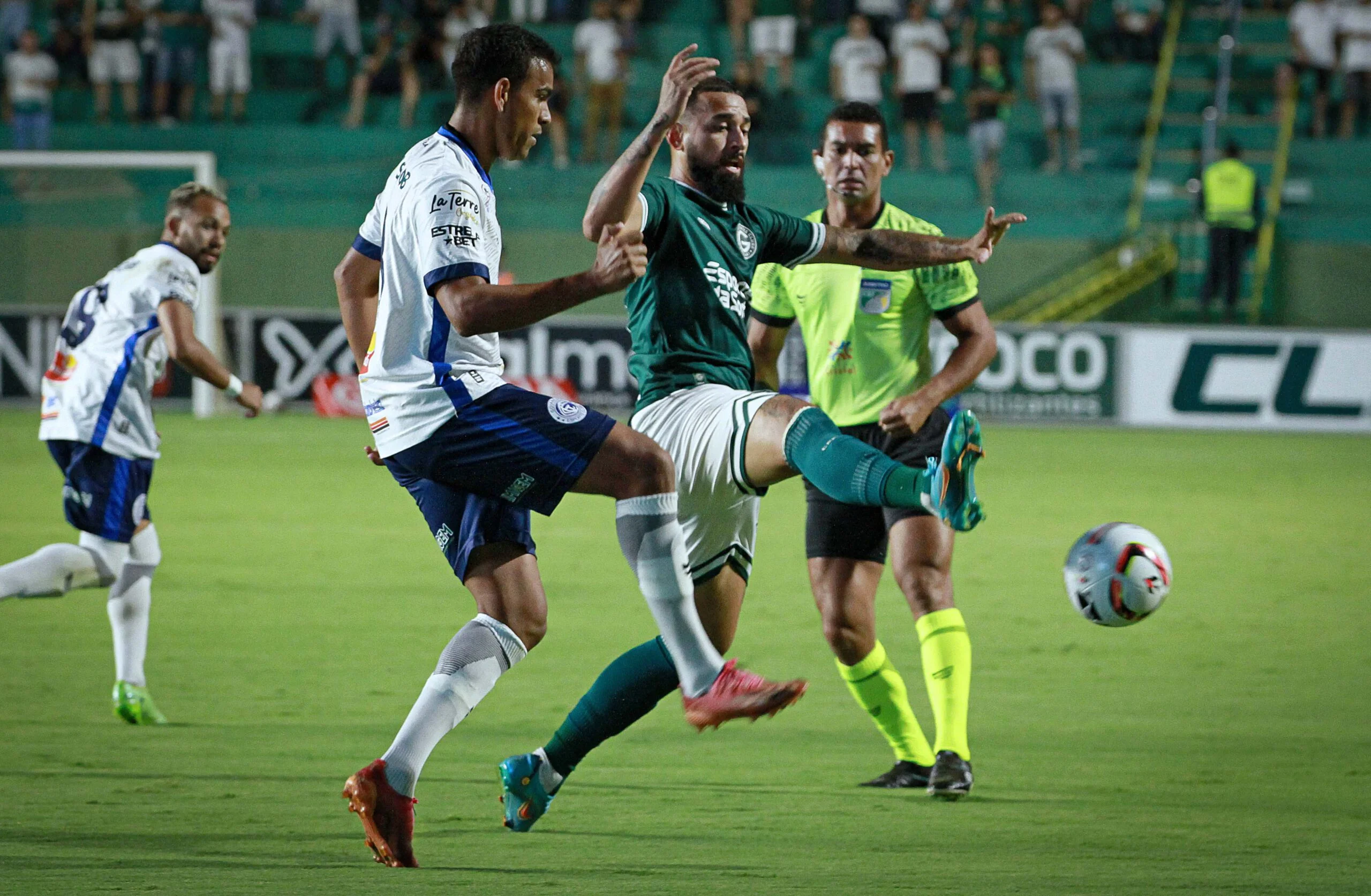 Goiás 2×0 Goianésia | Assista os melhores momentos do jogo na Serrinha pelo Goianão