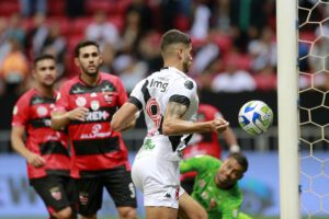 Pedro Raul marcou na vitória do Vasco diante do Trem-AP