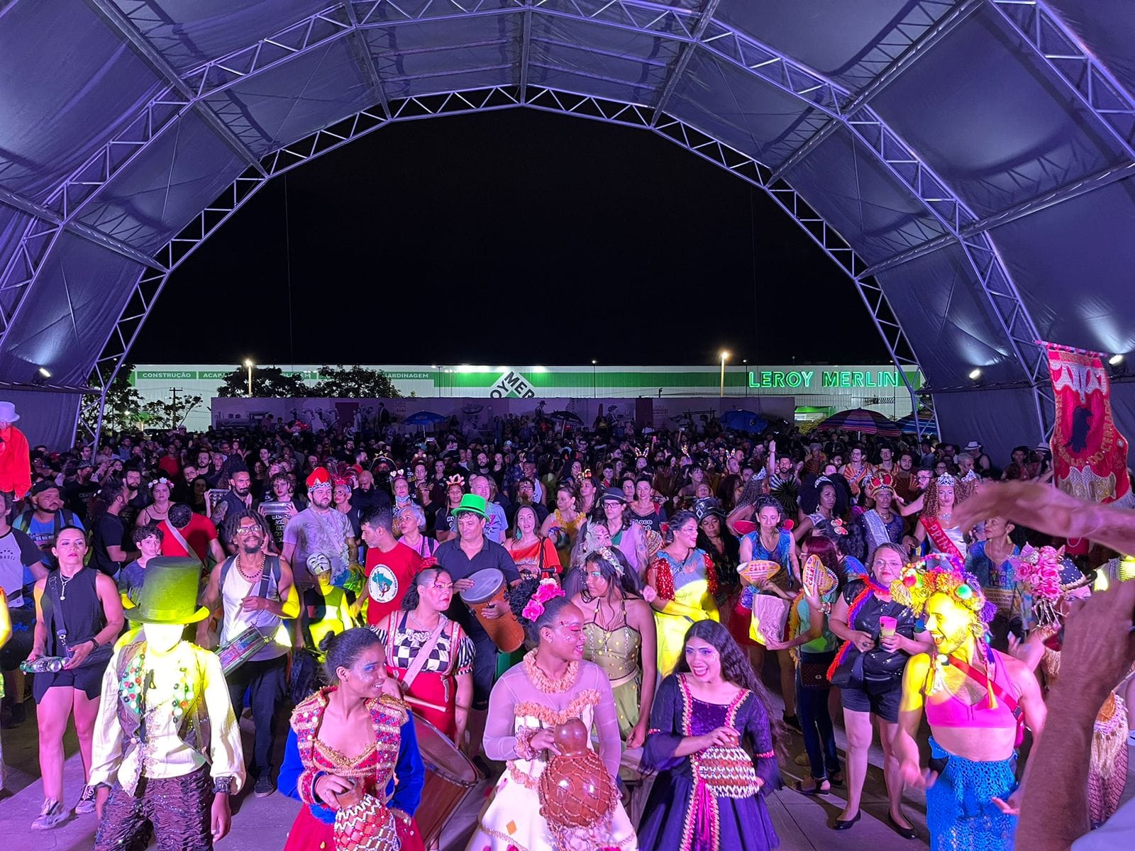 Encontro de Blocos reúne 3 mil pessoas em abertura do carnaval de rua de Goiânia