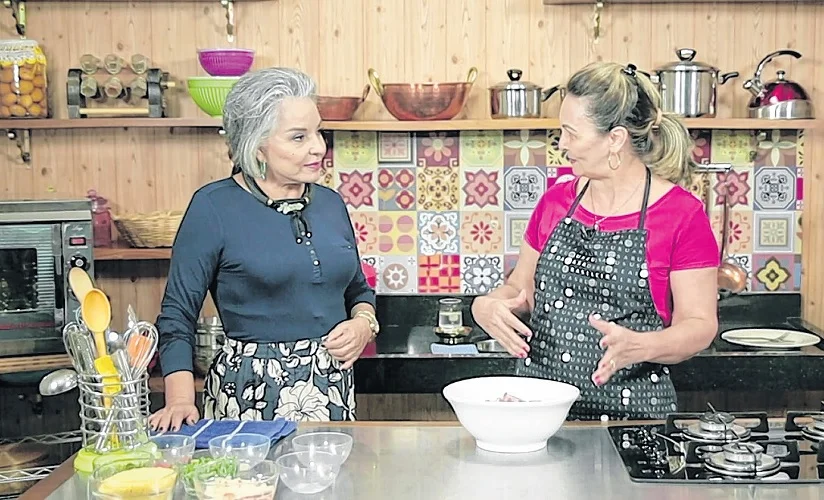 Apaixonada por culinária, Dona Iris teve programa de TV que liderou audiência