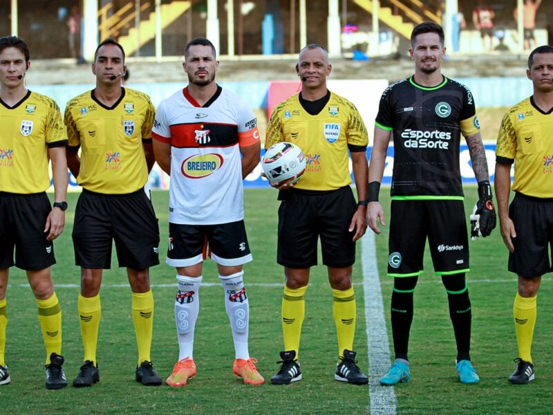 Anápolis e Goiás se enfrentam pelo Campeonato Goiano 2023 no Estádio Jonas Duarte.