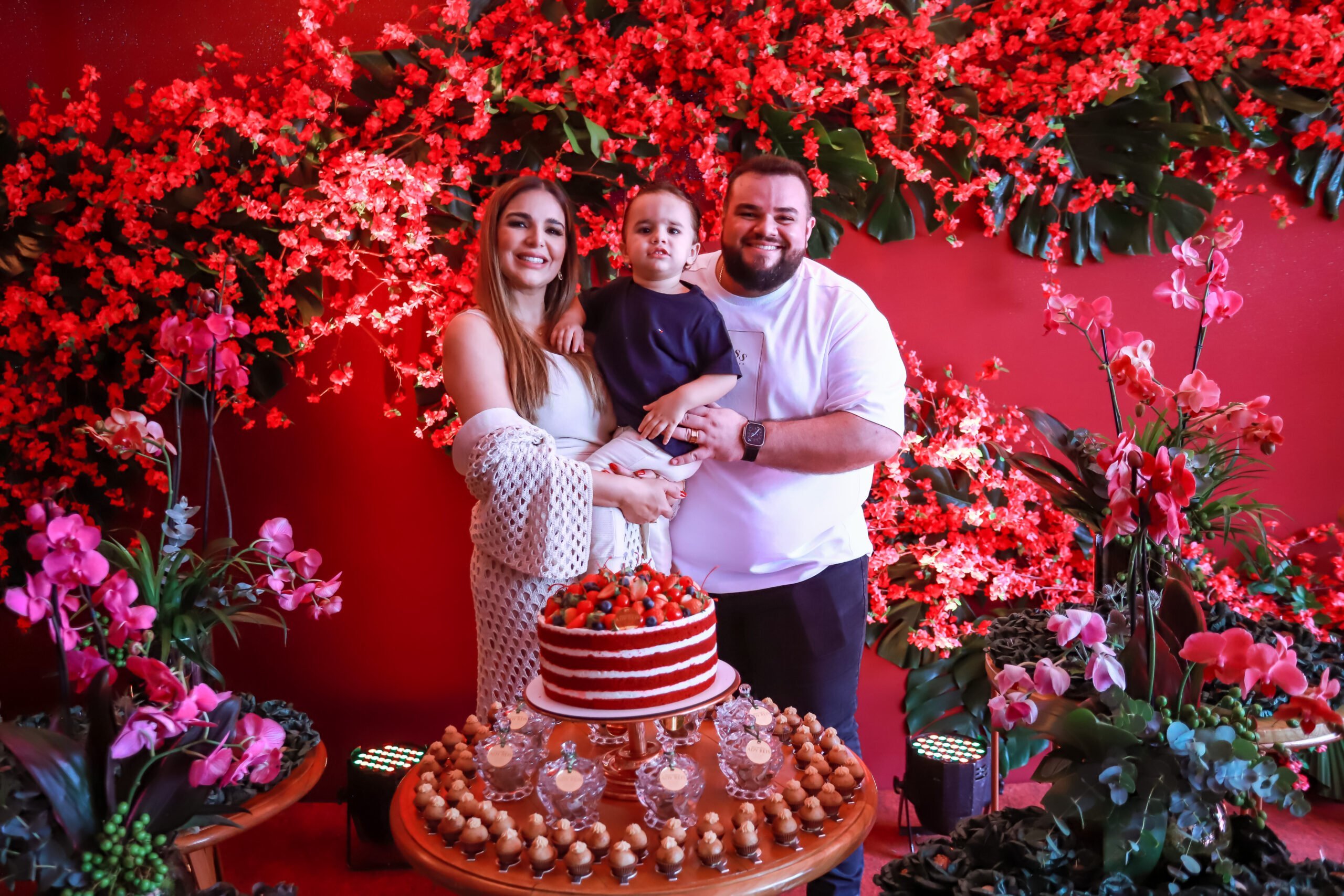 Cirurgião-dentista comemora 35 anos com festa eclética em Goiânia