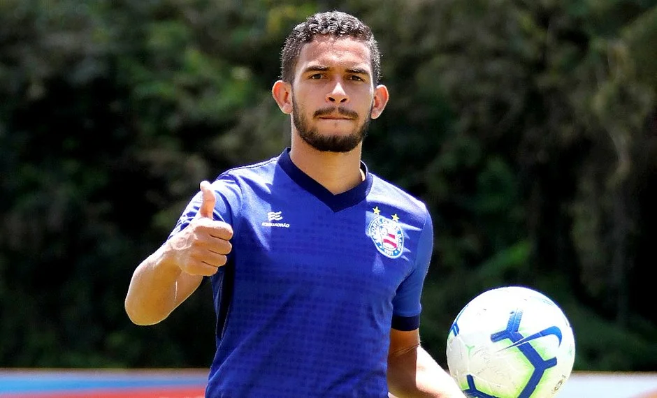 Meia ex-Botafogo e Bahia é contratado pelo Atlético-GO