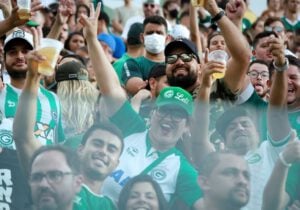 Torcida do Goiás na Serrinha